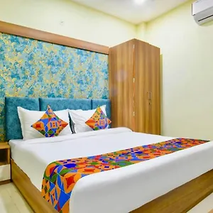 Olivia Star Taj Tājganj